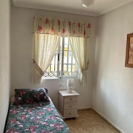 3 Bedroom Townhouse In Alicante, Orihuela Holiday home *